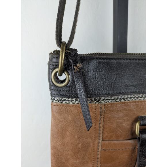 The Sak Kendra Crossbody Purse Distressed Two-Tone Brown Leather Messenger Bag - Picture 4 of 8